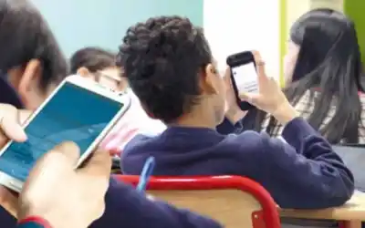 El plan para los celulares y la IA en las aulas de Catamarca: qué pasará en cada nivel