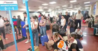 Subieron al avión en Salta, pero lo que pasó después nadie lo esperaba
