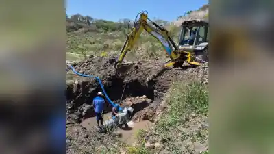 Se quedaron sin agua con más de 33 grados y apuntan a una versión oficial que no cierra