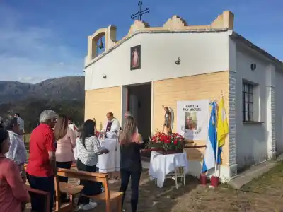 La fiesta que cada año revoluciona un paraje de la Costa de los Comechingones