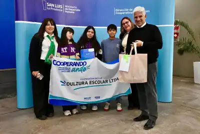 Poggi entregó aportes a 32 cooperativas escolares y anunció un cambio histórico para los docentes