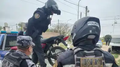 Vecinos se cansaron de lo que pasaba en la plaza y llamaron a la Policía: diez terminaron detenidos