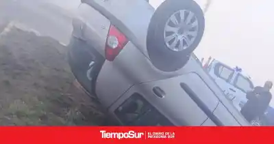 Perdió el control en la Autovía 17 de Octubre y terminó volcado sobre la calzada