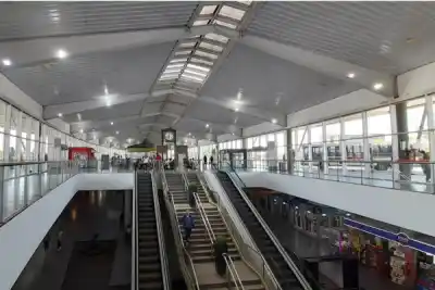 Terminal de Capital: una mujer armó un escándalo adentro de los locales y los pasajeros no sabían dónde meterse