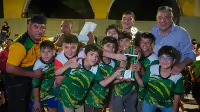 La Liga Infantil de La Banda ya tiene a los punteros, pero hay un detalle que nadie esperaba