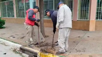 La Banda limpia sus desagües: el detalle que los vecinos no pueden ignorar