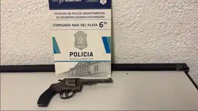 Lo persiguió, lo golpeó y le gatilló tres veces: lo que apareció tirado en la calle después lo complicó todo