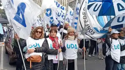Le dijeron que era imposible, pero el gremio docente no piensa soltar el pedido: la cifra que piden para septiembre