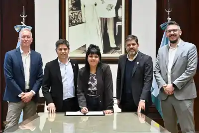 El gobernador puso la firma y 19 distritos ya tienen luz verde para comprar maquinaria
