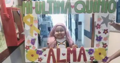 Alma tiene 6 años y su cartel en el Materno Infantil desató una fiesta en González
