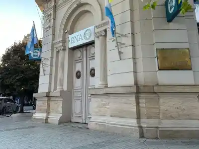 Funcionarios del oficialismo accedieron a créditos millonarios: los montos que generan sospechas