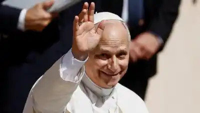 El Papa habló de la IA en el avión: "No estoy en estado de pánico, duermo por las noches"