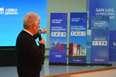 Esperó años para tener los papeles de su casa: lo que pasó este lunes en el Salón Blanco