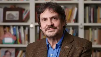 Pigna llega a Santiago con un libro sobre 1976: "Todo era sospechoso"