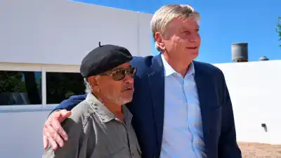 Ziliotto firma el decreto que alivia el bolsillo de los jubilados pampeanos: ¿hasta cuándo pagarán la cuota del IPAV?