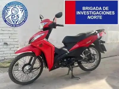 La moto que manejaba una mujer en Chimbas escondía un secreto que la policía no esperaba