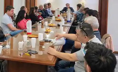 El PJ prepara el acto del 17, pero dos pesos pesados ya habrían dado la orden de no ir