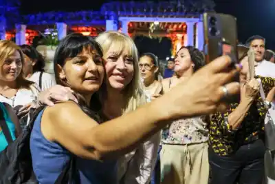 Una experiencia inmersiva con pantallas digitales y IA transforma el tradicional Vía Crucis en San Miguel de Tucumán