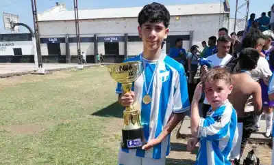 Un pibe de Catamarca levantó un título en Tucumán y nadie lo vio venir