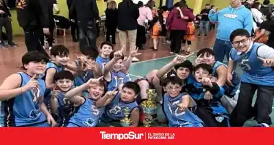 Un club chileno se cruzó en el torneo de básquet formativo y se llevó uno de los títulos