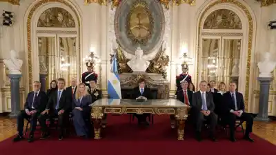 Malvinas: el Gobierno redobla la apuesta y ahora apunta contra una aerolínea británica