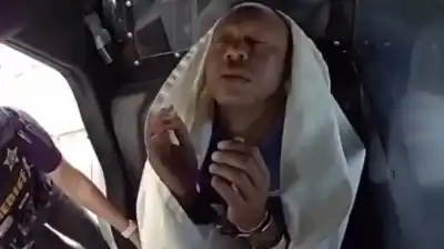 ¿Qué pasó en el patrullero? El video que muestra a Tiger Woods tras el volcamiento
