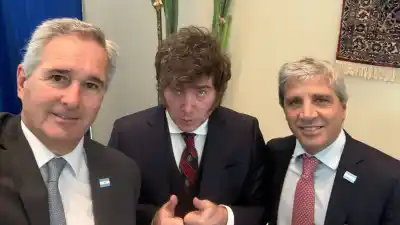 Milei aprieta a Londres por el petróleo de Malvinas, pero no todos le creen