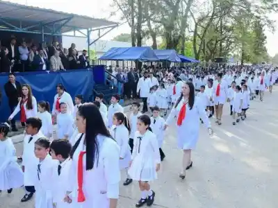 Laguna Naineck sopló 100 velitas y el festejo tuvo un invitado que nadie esperaba