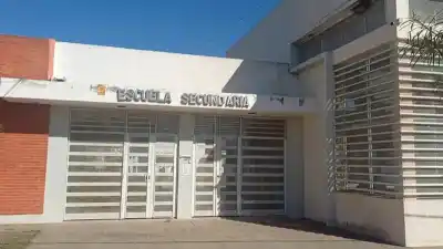 Entraron a la escuela, se llevaron solo unos caños y dejaron un daño enorme