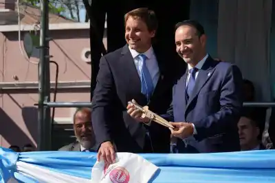 Valdés viaja a Francia y revela negociaciones que podrían cambiar la economía de Corrientes