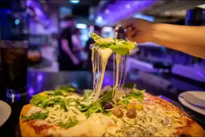 La ciudad se llena de pizza este martes: la lista de locales que se prenden al 50%