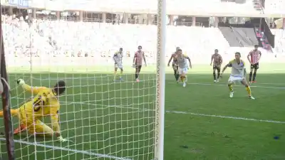 La AFA liberó los audios del VAR de Central-Estudiantes: qué dijeron sobre las dos jugadas que nadie se explica