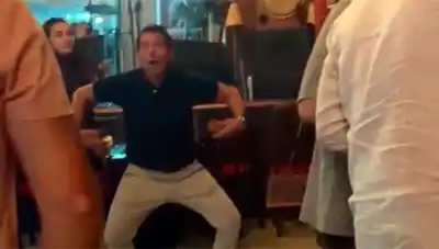 Video viral muestra a padre de Agostina Páez realizando gestos polémicos y declaraciones impactantes