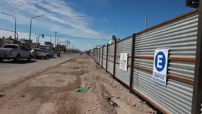 Mosconi: ya se puede estacionar en un tramo, pero la avenida sigue siendo una obra