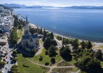 Bariloche no cobra un peso por el agua que genera millones: el plan para cambiar la historia