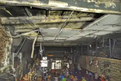 Incendio arrasó con un comercio histórico y luego llegó lo peor