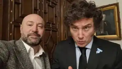Piden detener al exjefe de la Andis: dónde lo encontraron la primera vez que lo buscaron