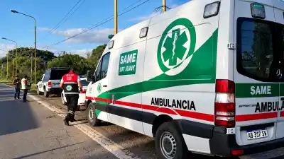 Una moto con dos ocupantes terminó en el piso en plena Ruta 9: lo que hallaron en el asfalto