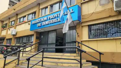Tres años de obras paralizadas en Inmuebles y 45 empleados trabajando donde no corresponde