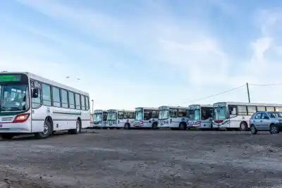 Una frenada brusca en un colectivo de Comodoro terminó en un fallo millonario