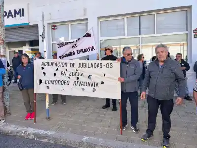Jubilados de Comodoro ya no consiguen turnos con PAMI y una consulta les sale $60.000