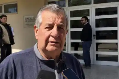 El intendente notó que su tanque perdía agua y llamó a los peritos: lo que sacaron de adentro lo dejó mudo