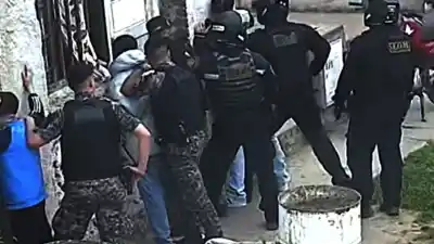 Los vecinos de Los Olmos ya no aguantaban más: lo que la policía encontró en la plaza