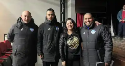 Nueve años formando algo más que futbolistas: el reconocimiento que emocionó a la Escuela Rosales