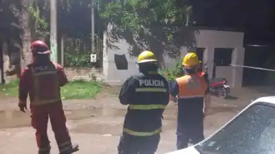 El temporal dejó cables de alta tensión sobre su verja: la pareja quedó atrapada adentro