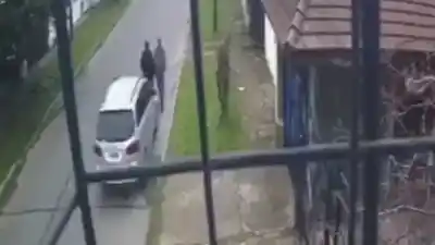 Atropelló a una jubilada en Florencio Varela y escapó: el video que lo complica