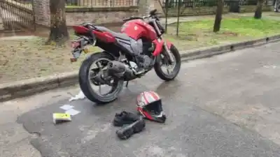 Un custodio de Monteoliva se tiroteó con dos motochorros: lo que encontraron después complicó a los atacantes