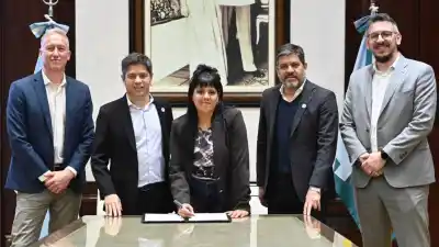 Kicillof firmó convenios por $7.855 millones con 13 intendentes: qué se llevan los municipios