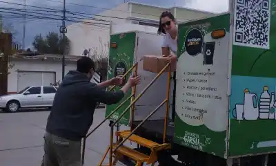 El camión que recorre el Valle: qué se puede dejar y en qué localidades para no tirar basura