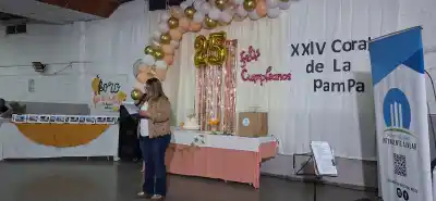 25 años de un coro que se sostuvo a puro teléfono en la pandemia: el homenaje que la fundadora no esperaba